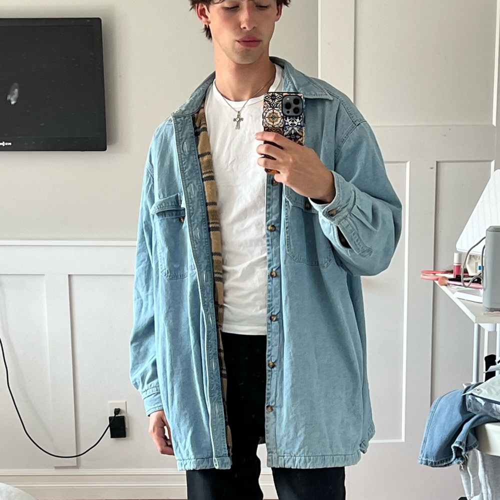 Cozy Denim-Washed Jacket with Plaid Lining